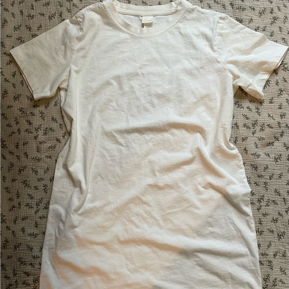 White Short Sleeve T-Shirt Dress